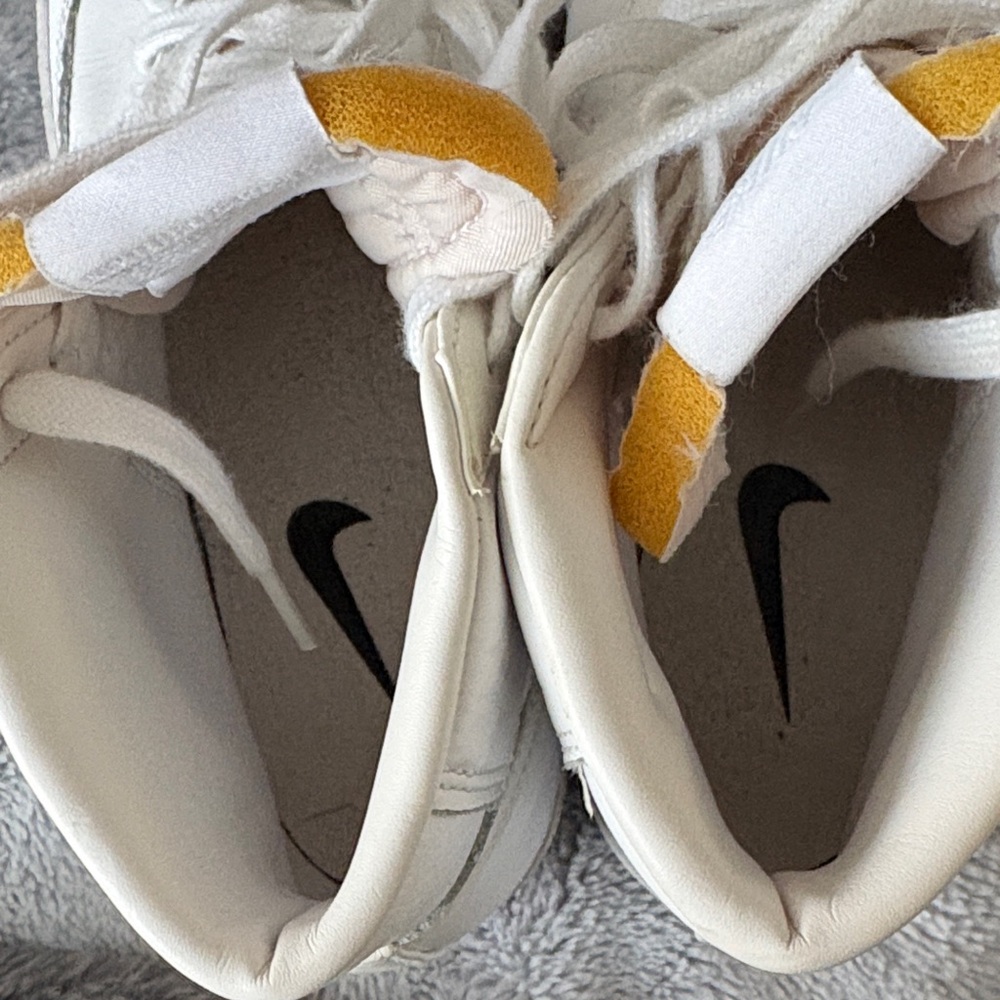 Nike Women's Blazers High-Top Sneakers in White Leather size 8.5 - Picture 4 of 10